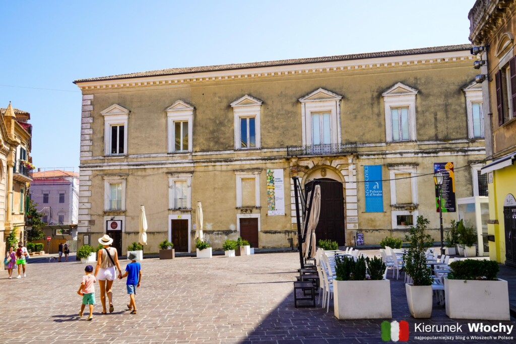 Palazzo d'Avalos w Vasto, Abruzja, Włochy (fot. Łukasz Ropczyński, kierunekwlochy.pl)