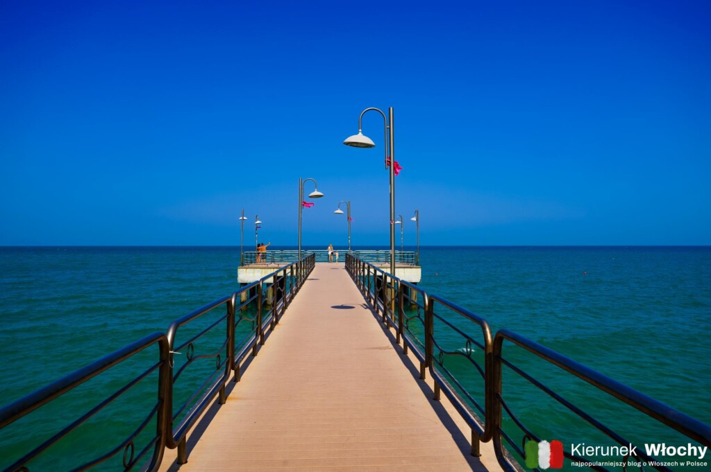molo w Marina di Vasto, Abruzja, Włochy (fot. Łukasz Ropczyński, kierunekwlochy.pl)