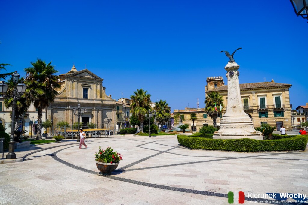 Piazza Gabriele Rosetti w Vasto, Abruzja, Włochy (fot. Łukasz Ropczyński, kierunekwlochy.pl)