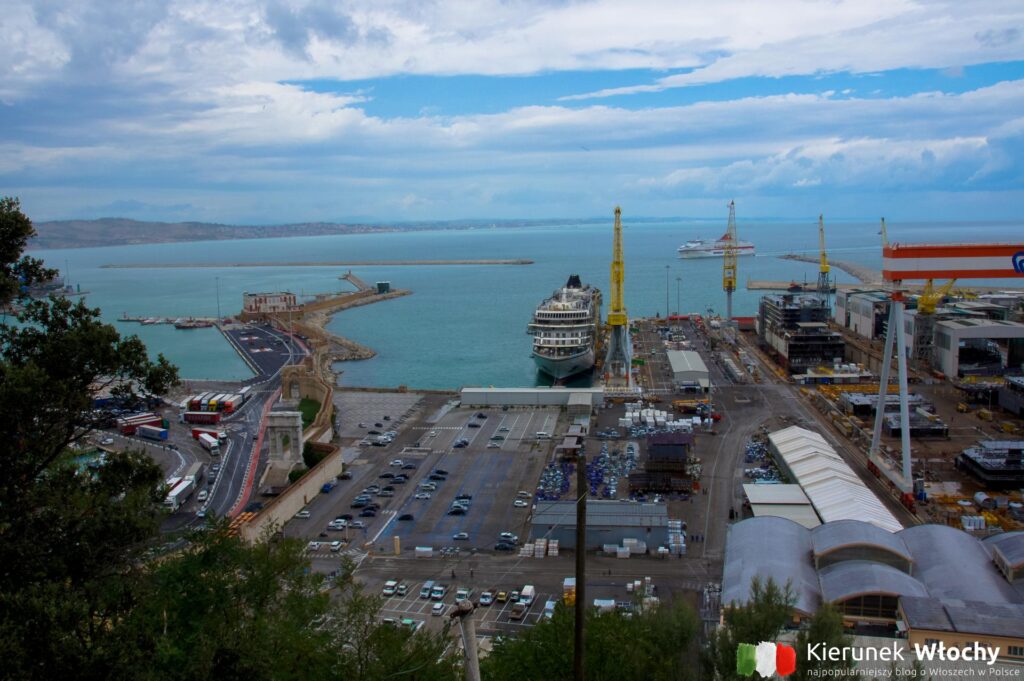 port w Ankonie, Marche, Włochy (fot. Łukasz Ropczyński, kierunekwlochy.pl)