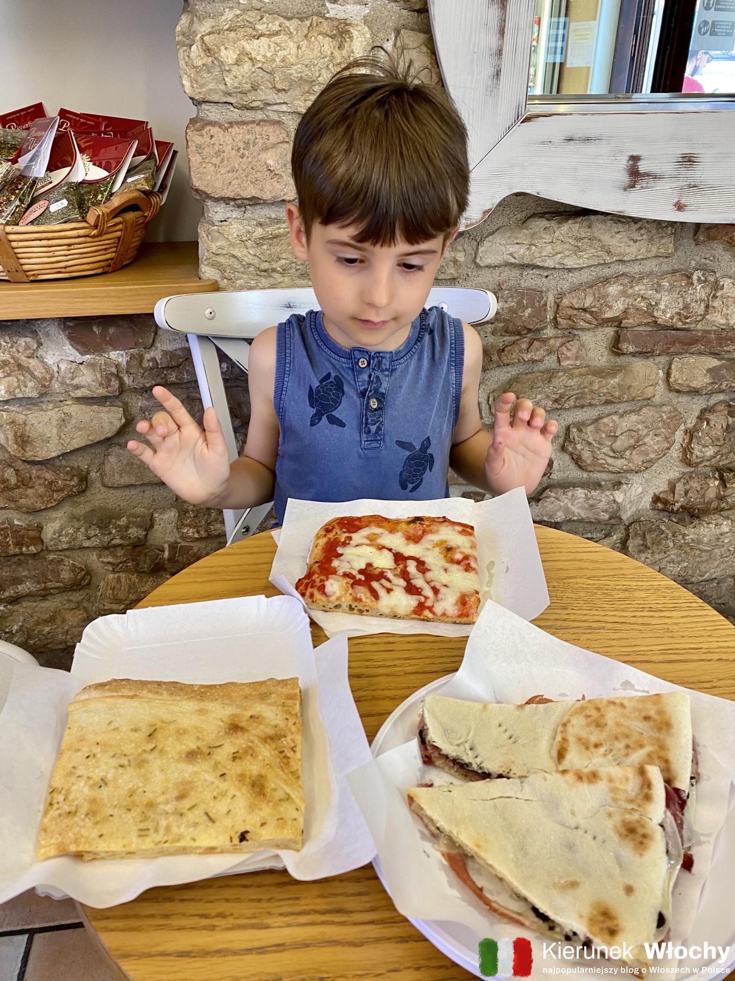Pizza al taglio da Andrea, Asyż, Umbria, Włochy (fot. Łukasz Ropczyński, kierunekwlochy.pl)