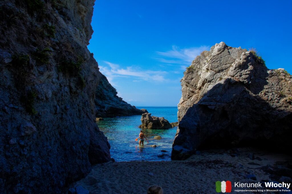 Spiaggia dell'Arco, Capo Vaticano, Kalabria, Włochy (fot. Łukasz Ropczyński, kierunekwlochy.pl)