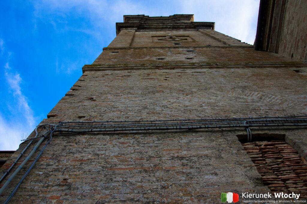 dzwonnica przy kościele św. Szczepana w Castelfidardo, Marche, Włochy (fot. Łukasz Ropczyński, kierunekwlochy.pl)