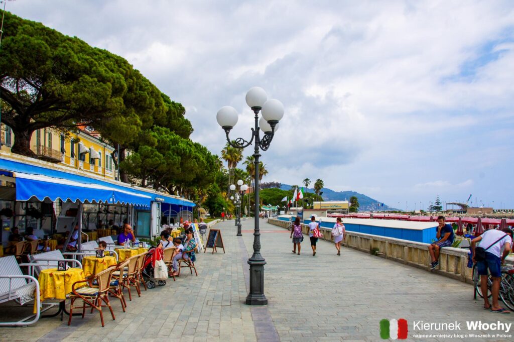 promenada biegnąca wzdłuż plaży w Diano Marina, Liguria, Włochy (fot. Łukasz Ropczyński, kierunekwlochy.pl)