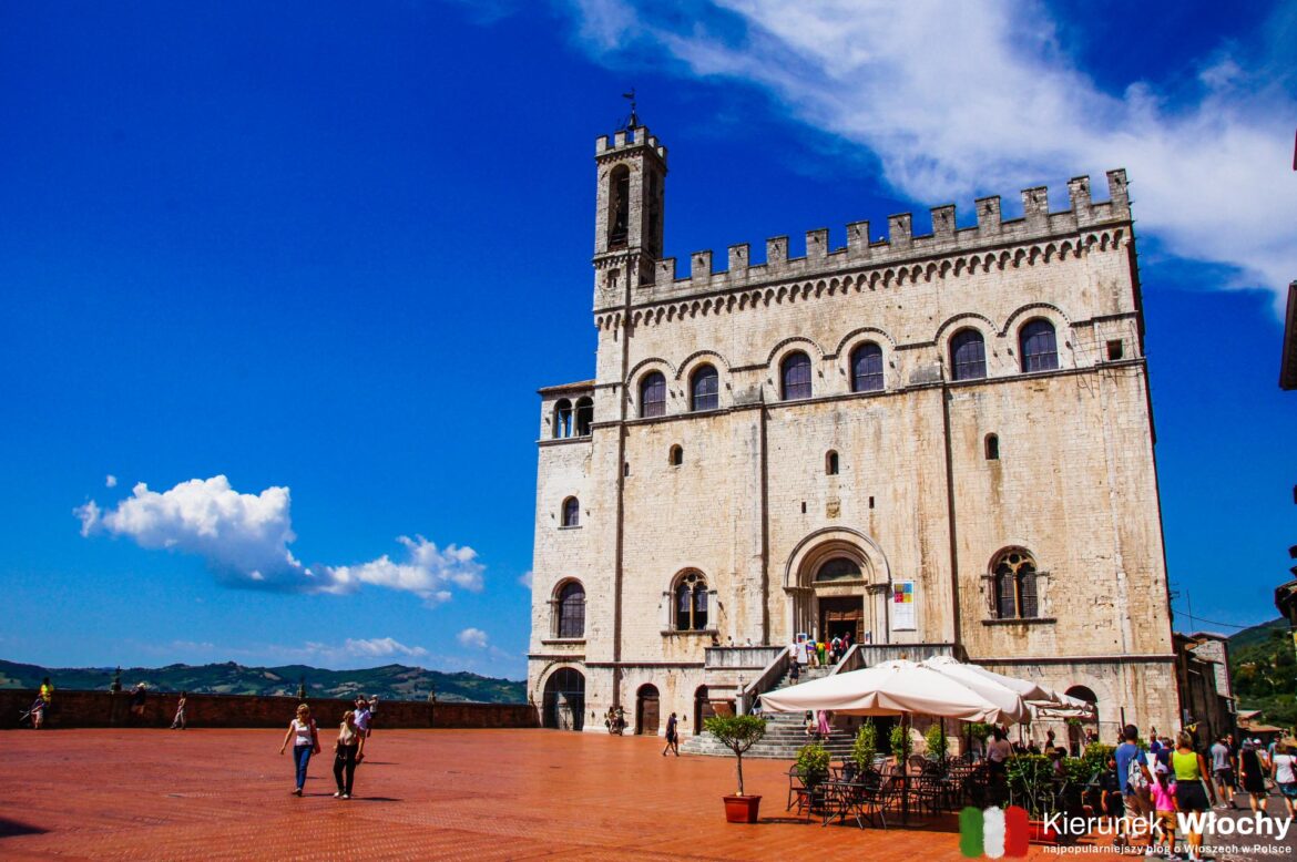 Gubbio w Umbrii. 10 powodów, dla których trzeba tu przyjechać + słynna i tania restauracja (fot. Łukasz Ropczyński, kierunekwlochy.pl) Gubbio w Umbrii. 10 powodów, dla których trzeba tu przyjechać + słynna i tania restauracja (fot. Łukasz Ropczyński, kierunekwlochy.pl)