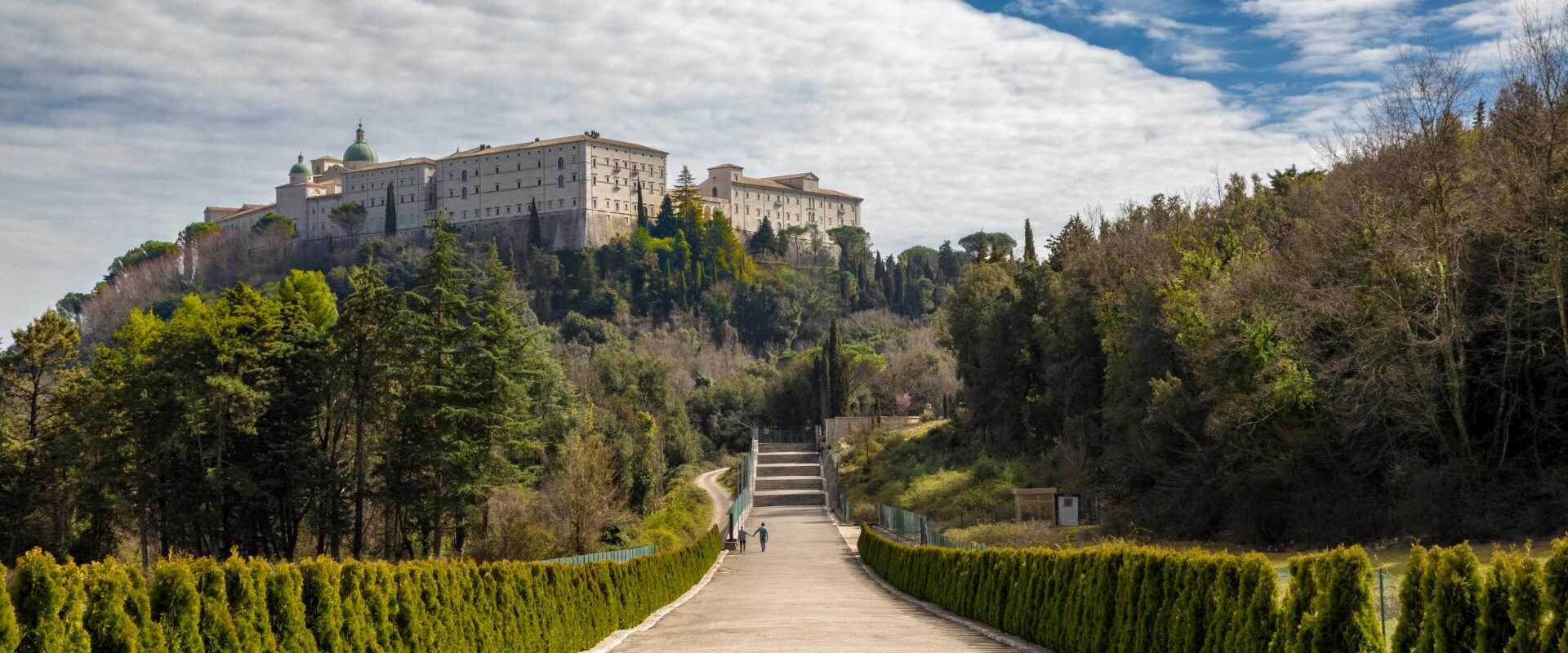 Co zobaczyć na Monte Cassino? Jak zaplanować zwiedzanie? Mnóstwo praktycznych informacji dla polskich turystów