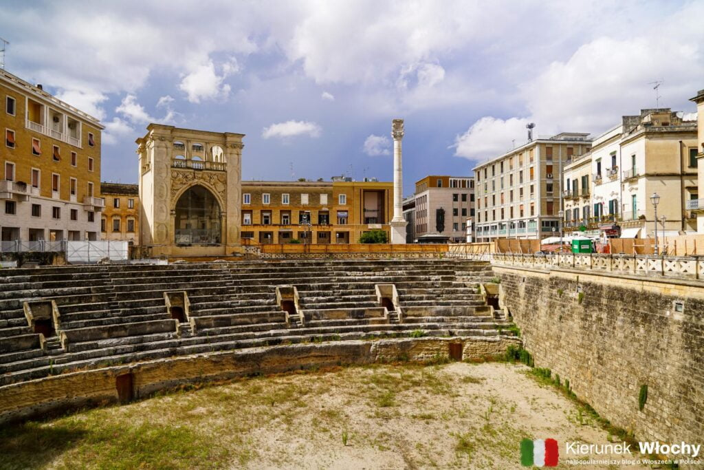 Piazza Sant'Oronzo i Amfiteatr w Lecce, Apulia, Włochy (fot. Łukasz Ropczyński, kierunekwlochy.pl)