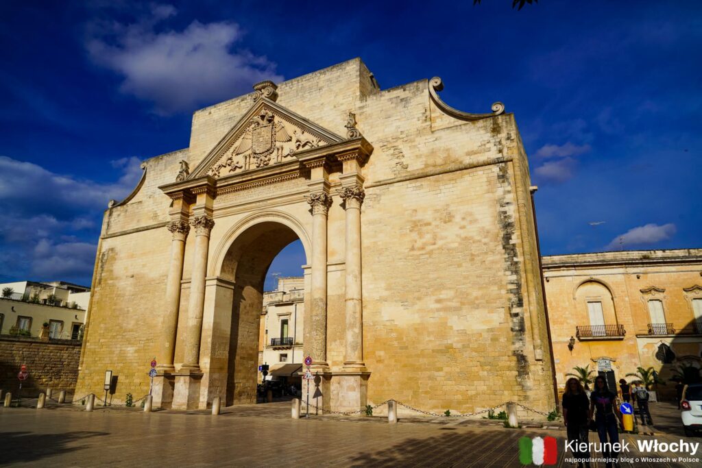 historyczna brama Porta Napoli w Lecce, Apulia, Włochy (fot. Łukasz Ropczyński, kierunekwlochy.pl)
