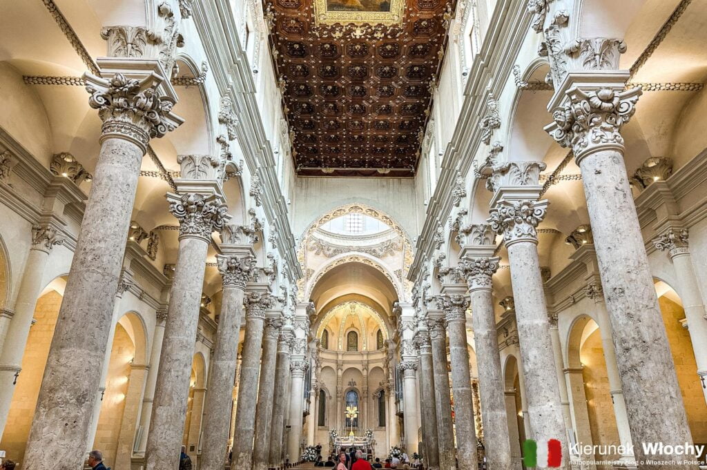 wnętrze Bazyliki Santa Croce w Lecce, Apulia, Włochy (fot. Łukasz Ropczyński, kierunekwlochy.pl)