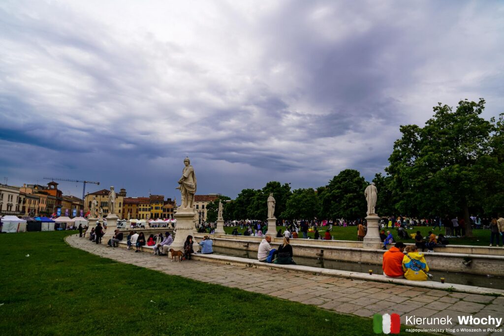 Prato della Valle, Padwa, Wenecja Euganejska, Włochy (fot. Łukasz Ropczyński, kierunekwlochy.pl)