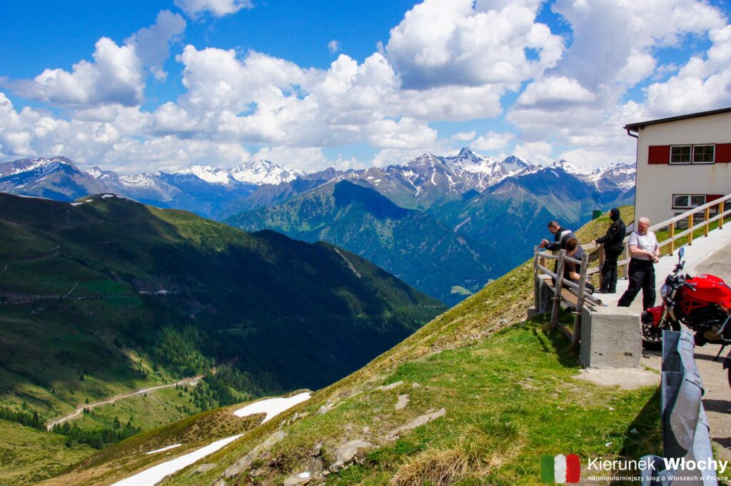 widok na Alpy Sarntalskie sprzed schroniska Alpenrosenhof, Południowy Tyrol, Włochy (fot. Łukasz Ropczyński, kierunekwlochy.pl)