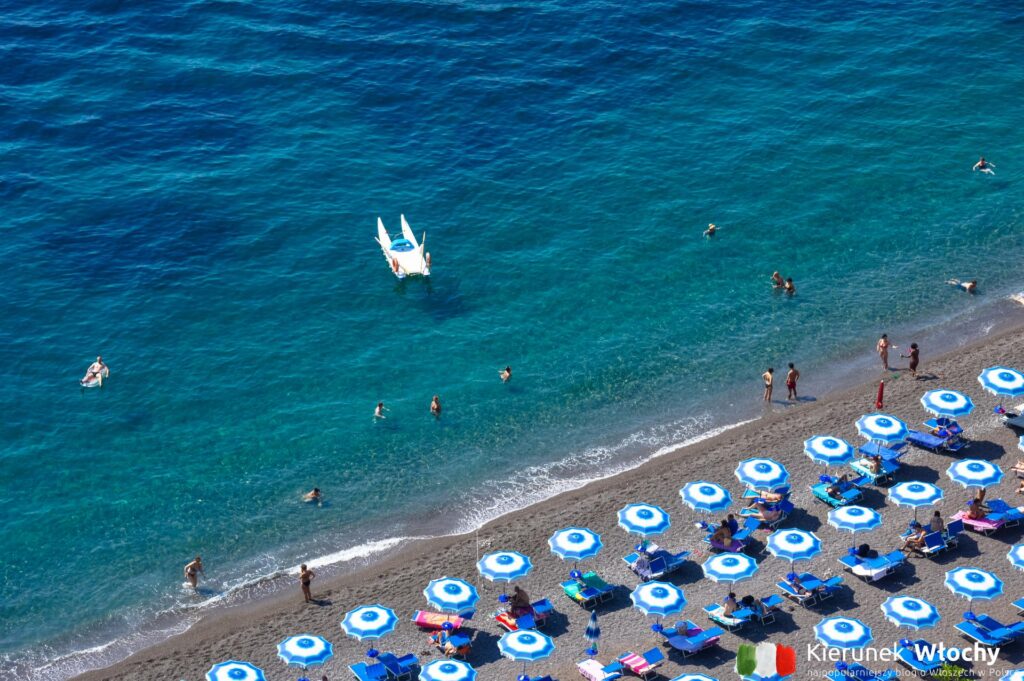 plaża Marina Grande w Positano, Wybrzeże Amalfitańskie, Włochy (fot. Łukasz Ropczyński, kierunekwlochy.pl)