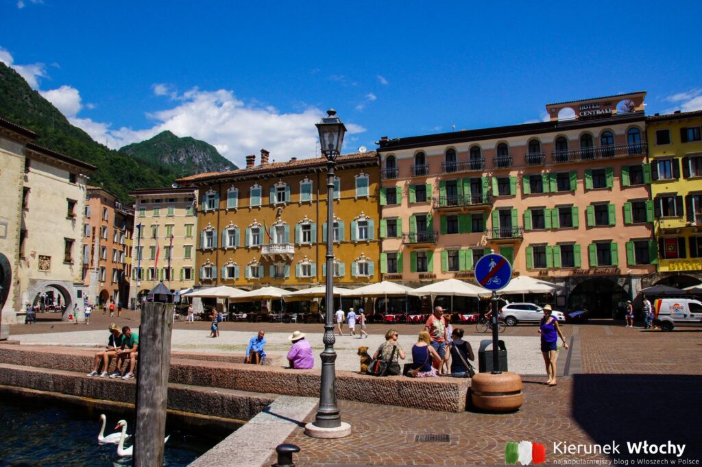 historyczne centrum Riva del Garda, Trentino, Włochy (fot. Łukasz Ropczyński, kierunekwlochy.pl)