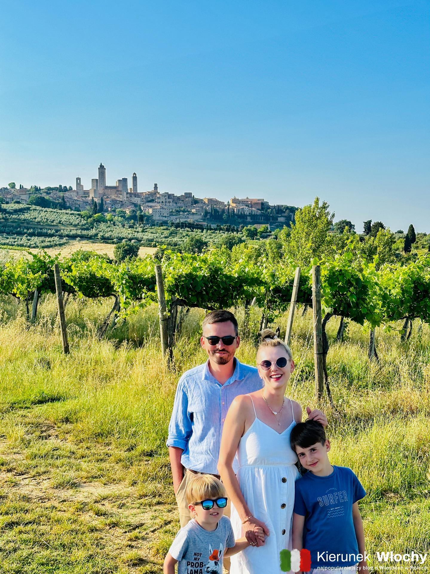 punkt widokowy na San Gimignano przy Strada Comunale Di Santa Lucia (fot. Łukasz Ropczyński, kierunekwlochy.pl)