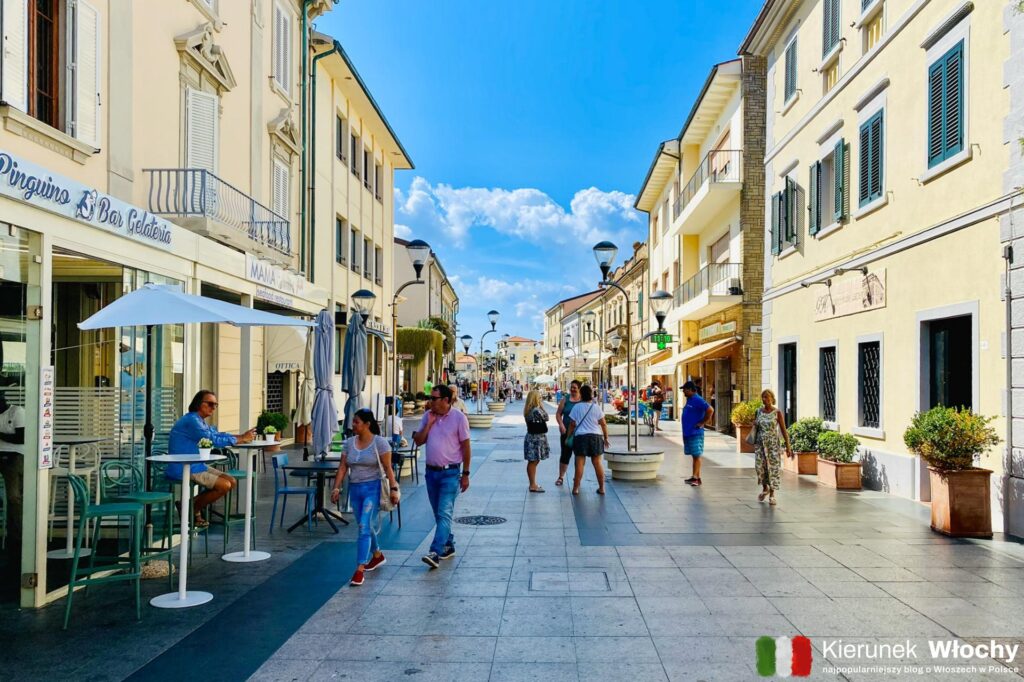 deptak czyli Via Vittorio Emanuele II, San Vincenzo, Toskania, Włochy (fot. Łukasz Ropczyński, kierunekwlochy.pl)