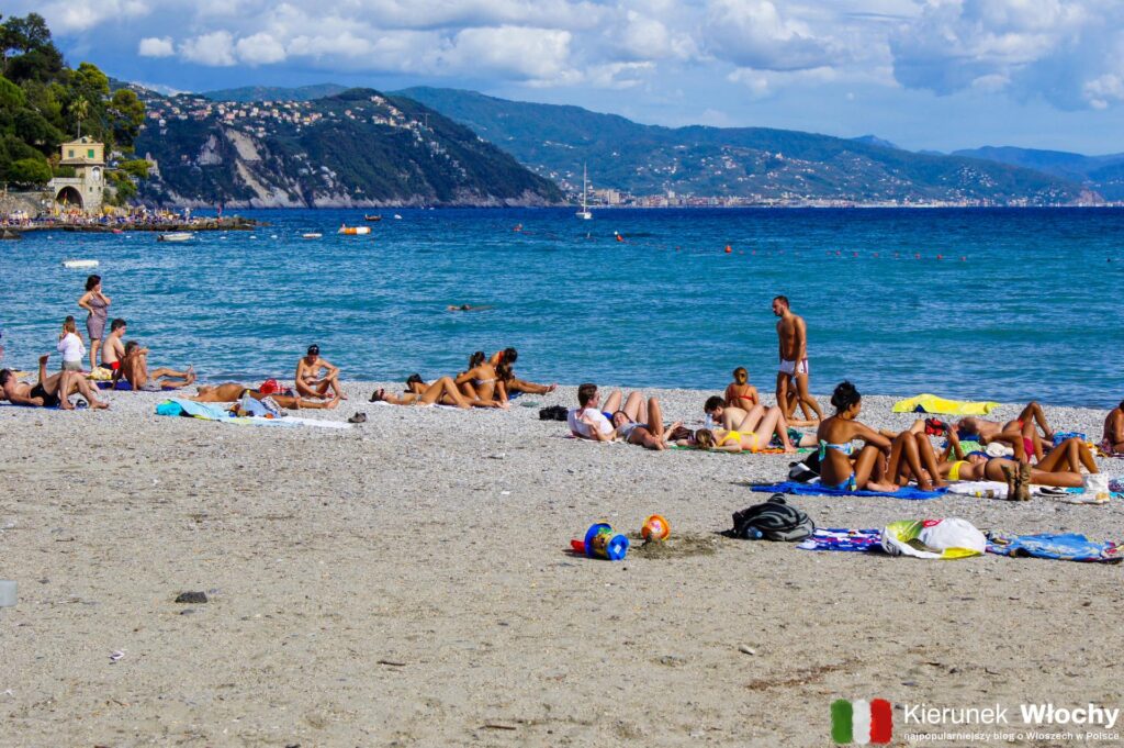 bezpłatna plaża w samym centrum Santa Margherita Ligure, Liguria, Włochy (fot. Łukasz Ropczyński, kierunekwlochy.pl)