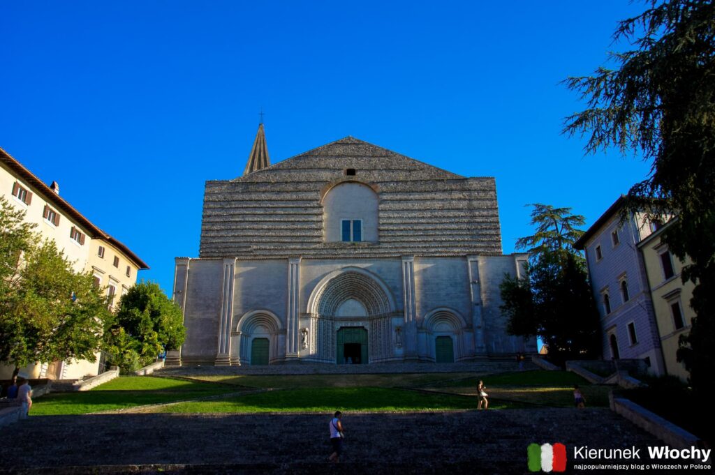 kościół San Fortunato w Todi, Umbria, Włochy (fot. Łukasz Ropczyński, kierunekwlochy.pl)