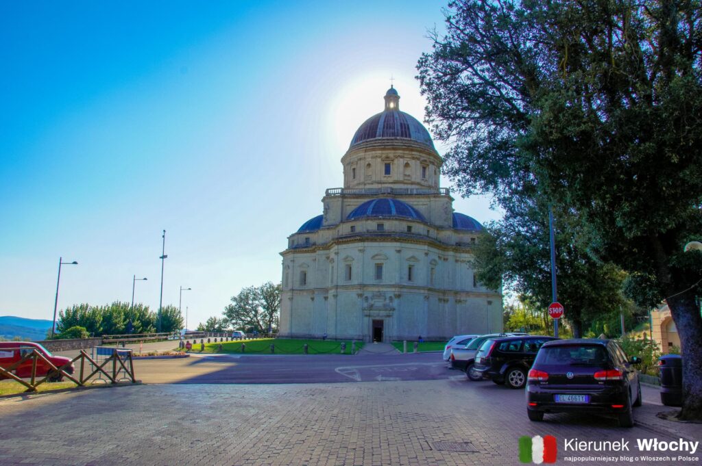 Kościół Santa Maria della Consolazione w Todi znajduje się tuż obok parkingu (fot. Łukasz Ropczyński, kierunekwlochy.pl)