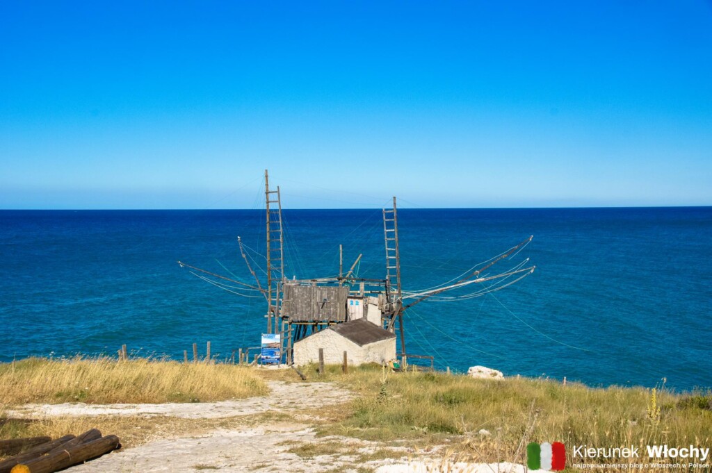 trabucco di Molinella przy plazy Molinella, okolice Vieste, Włochy (fot. Łukasz Ropczyński, kierunekwlochy.pl)