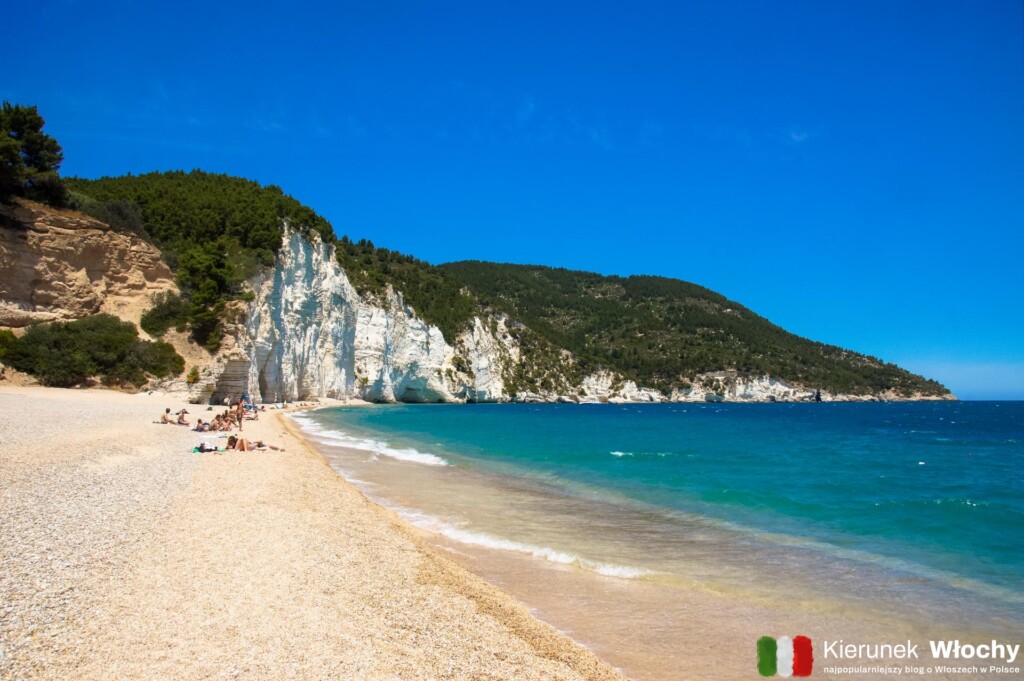 plaża Vignanotica, okolice Vieste, półwysep Gargano, Włochy (fot. Łukasz Ropczyński, kierunekwlochy.pl)