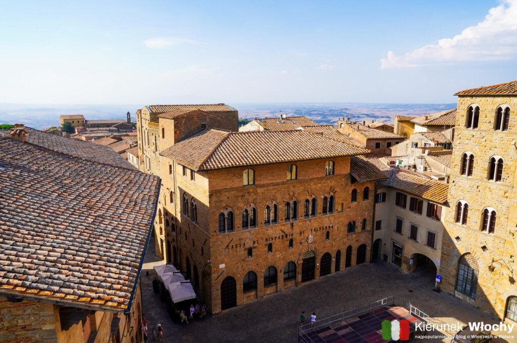 widok na miasto z wieży Palazzo dei Priori, Volterra, Toskania, Włochy (fot. Łukasz Ropczyński, kierunekwlochy.pl)