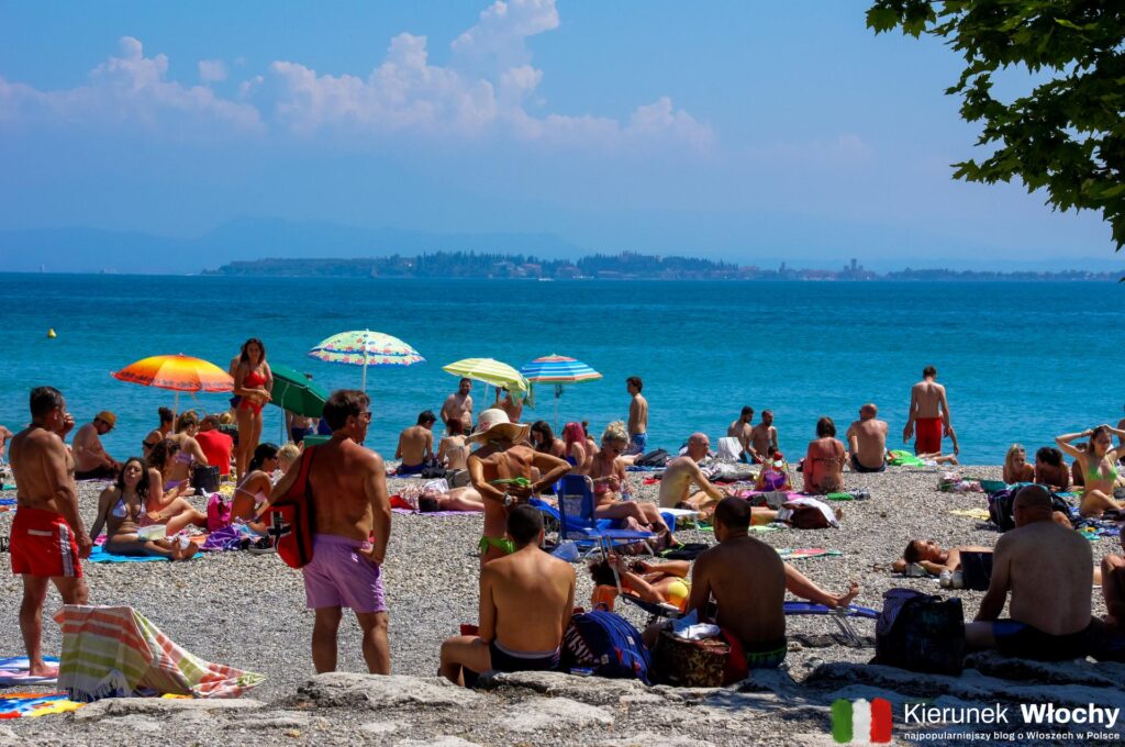 największą plażą w Desenzano del Garda jest Spiaggia "Desenzanino" (fot. Łukasz Ropczyński, kierunekwlochy.pl)