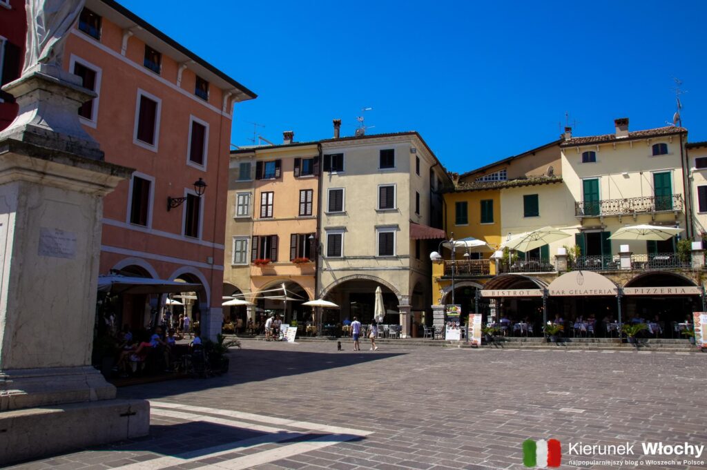 Piazza Malvezzi to serce historycznego centrum miasta (fot. Łukasz Ropczyński, kierunekwlochy.pl)