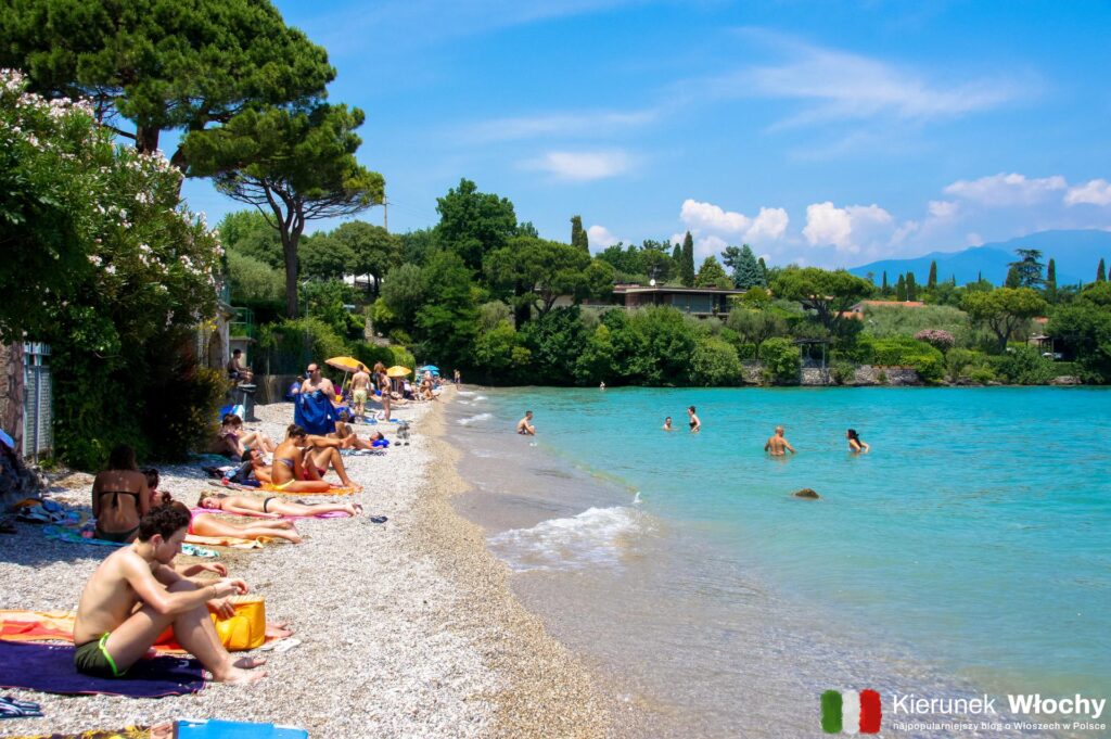 plaża Pisenze w Manerba del Garda nad jeziorem Garda (fot. Łukasz Ropczyński, kierunekwlochy.pl)