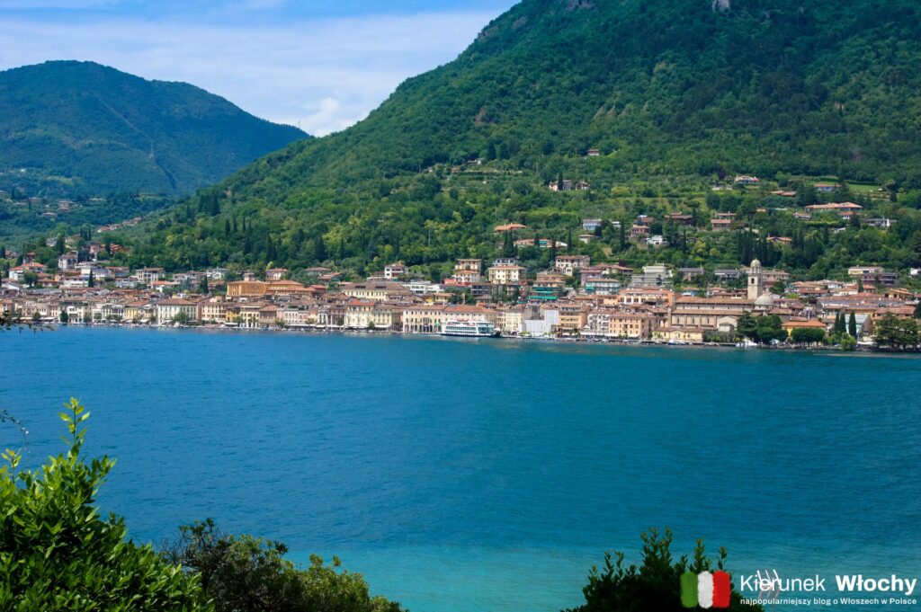 widok na miasto Salò i zatokę o tej samej nazwie, jezioro Garda, Włochy (fot. Łukasz Ropczyński, kierunekwlochy.pl)