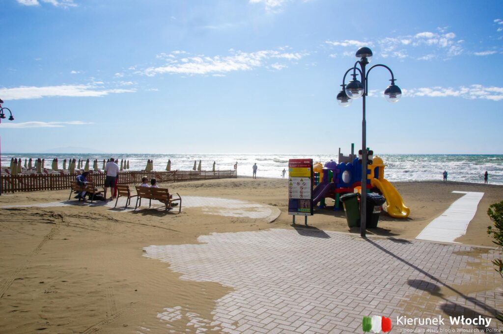 plaża w Marina di Castagneto Carducci, Toskania, Włochy (fot. Łukasz Ropczyński, kierunekwlochy.pl)