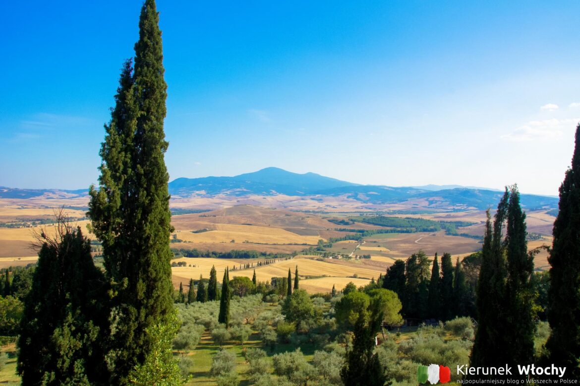widok z miasteczka Pienza na wzgórza Val d’Orcia, Toskania, Włochy (fot. Łukasz Ropczyński, kierunekwlochy.pl) widok z miasteczka Pienza na wzgórza Val d'Orcia, Toskania, Włochy (fot. Łukasz Ropczyński, kierunekwlochy.pl)