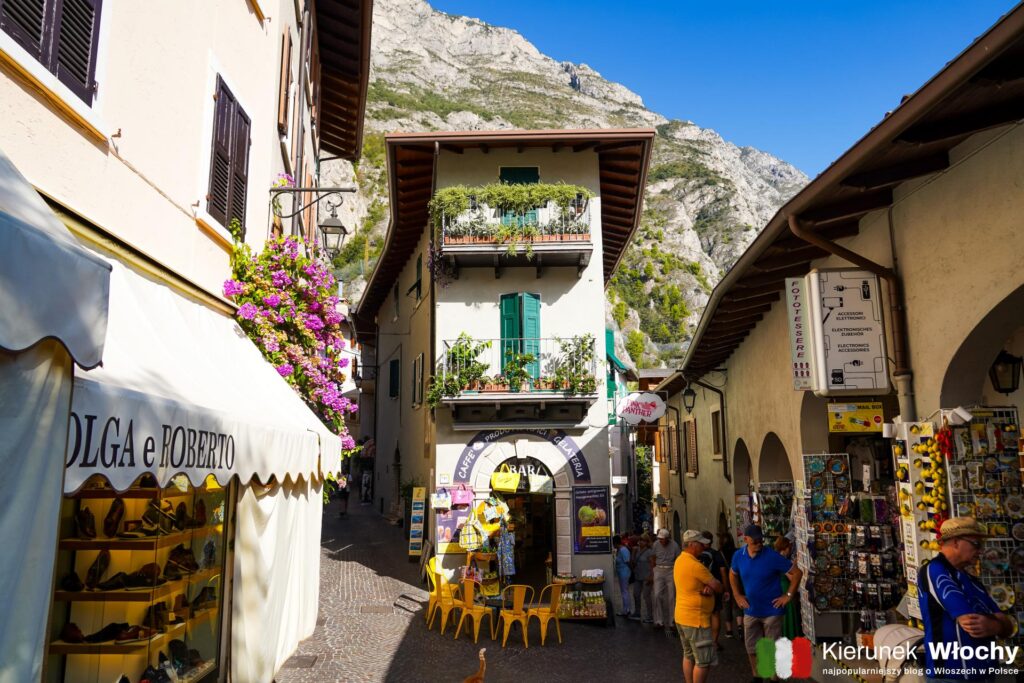 historycze centrum Limone sul Garda, jezioro Garda, Włochy (fot. Łukasz Ropczyński, kierunekwlochy.pl)