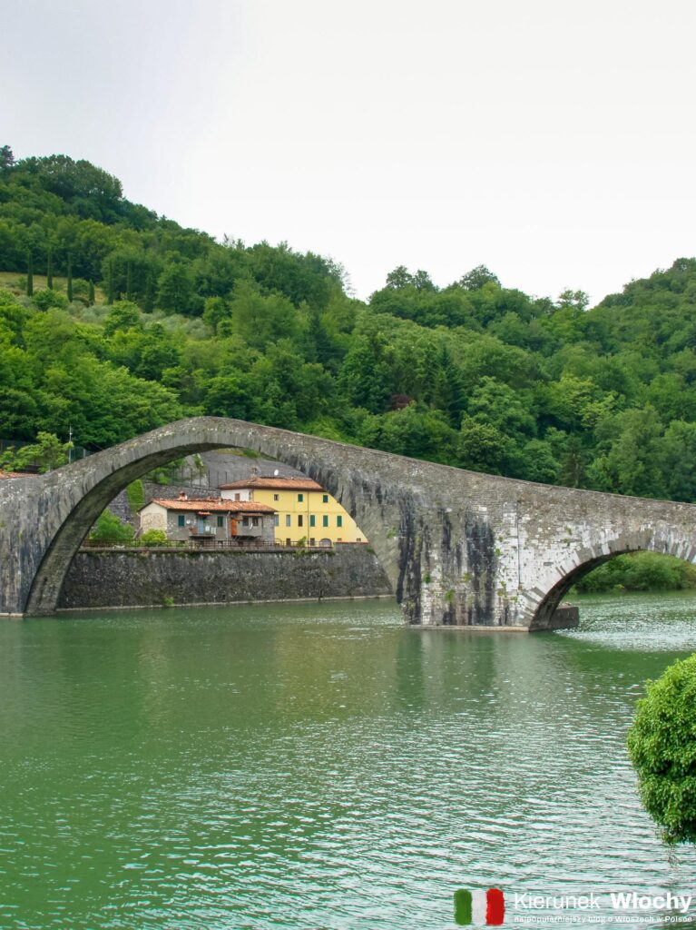 Ponte della Maddalena, Toskania, Włochy (fot. Łukasz Ropczyński, kierunekwlochy.pl)