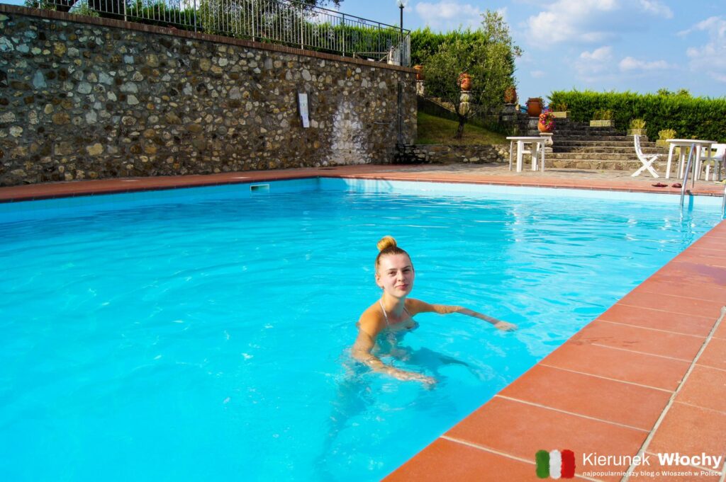 w basenie w hotelu La Loggia - Villa Gloria, Chianti, Toskania, Włochy (fot. Łukasz Ropczyński, kierunekwlochy.pl)
