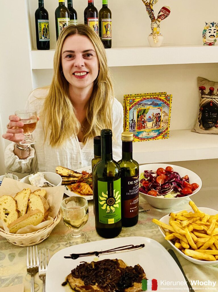 w restauracji "U Sapuritu" w Katanii, Sycylia, Włochy