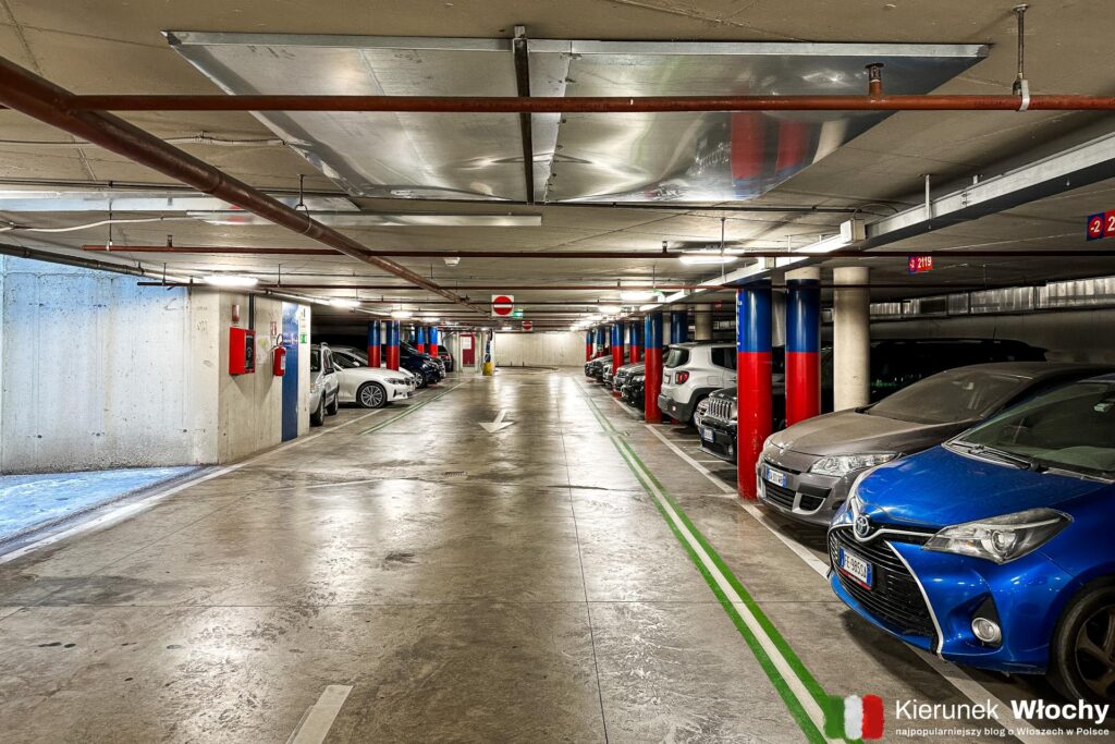 parking we Florencji Parcheggio Beccaria przy Viale Giovanni Amendola 7 (fot. Łukasz Ropczyński, kierunekwlochy.pl)