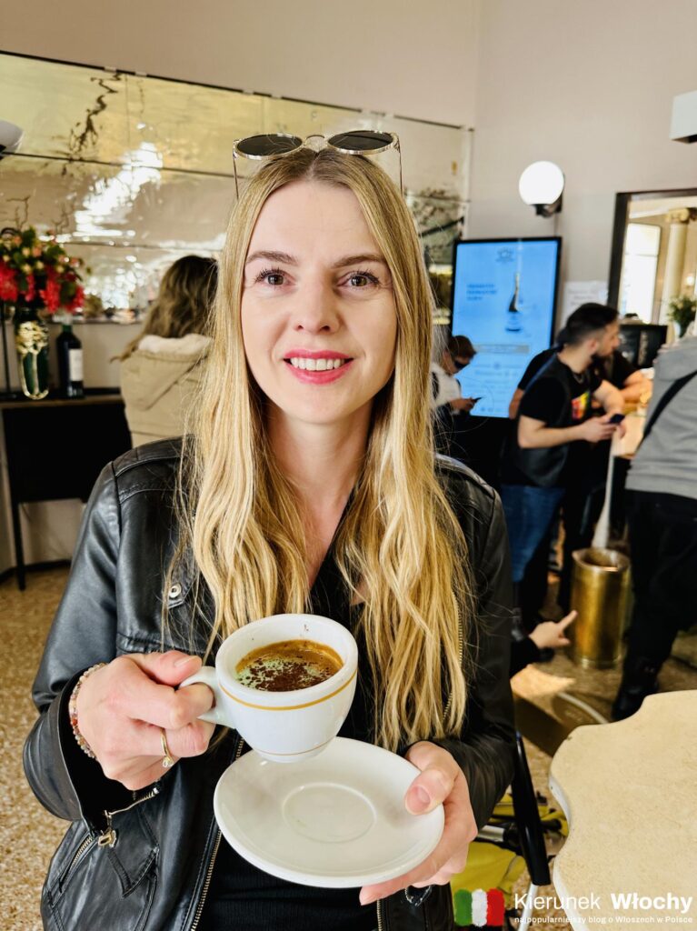 do Caffe Pedrocchi w Padwie przychodzi się na słynną, miętową kawę (fot. Łukasz Ropczyński, kierunekwlochy.pl)