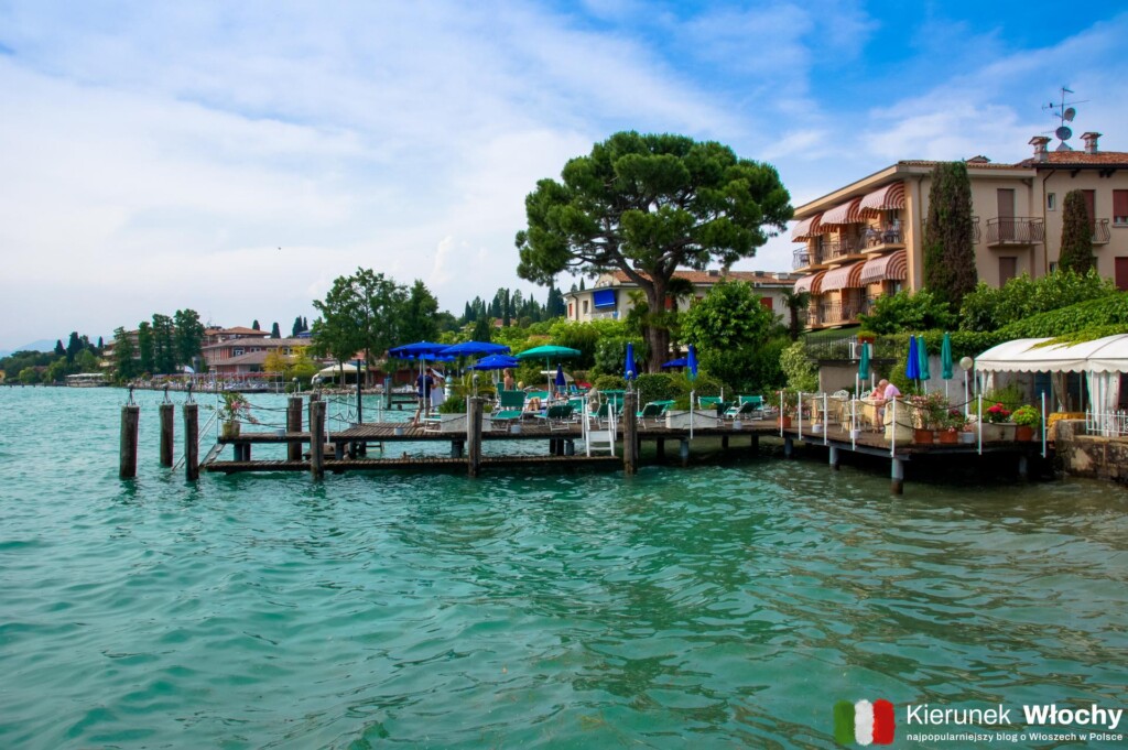 taras hotelu Pace*** w historycznym centrum Sirmione, noclegi nad jeziorem Garda (fot. Łukasz Ropczyński, kierunekwlochy.pl)