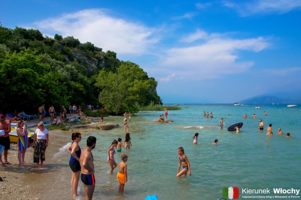 plaża w historycznym centrum Sirmione nad jeziorem Garda (fot. Łukasz Ropczyński, kierunekwlochy.pl)
