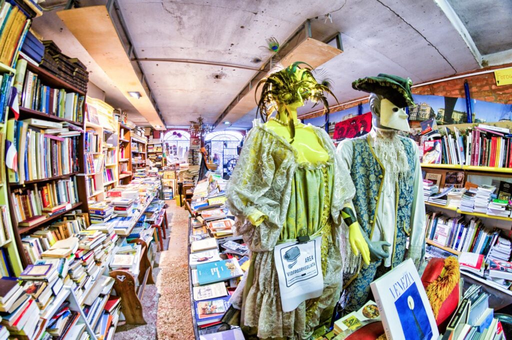 Libreria Acqua Alta, Wenecja, Włochy (fot. Giovanni Gagliardi)