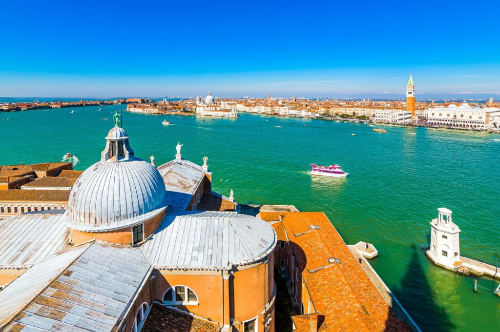 panorama Wenecji podziwiana z dzwonnicy Bazyliki San Giorgio Maggiore