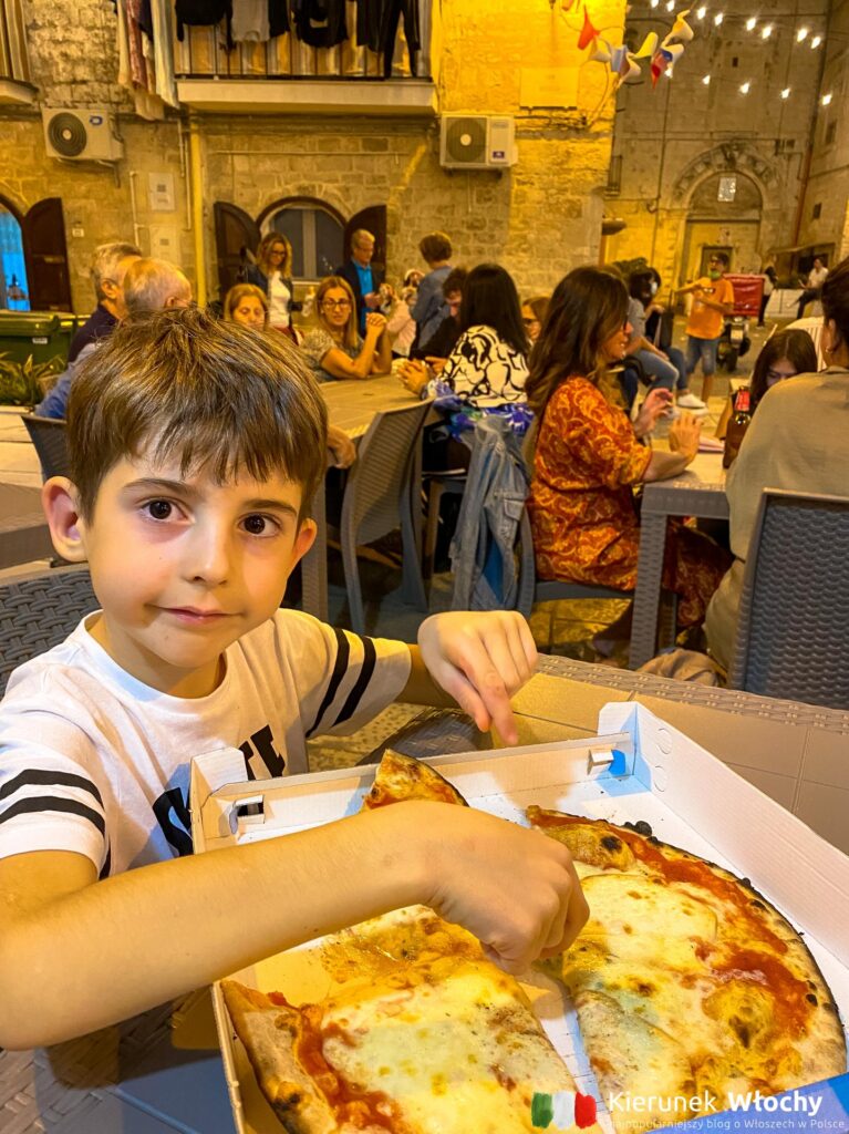 Pizzeria di Cosimo zjesz najlepszą pizzę w Bari, ale kolejki są długie