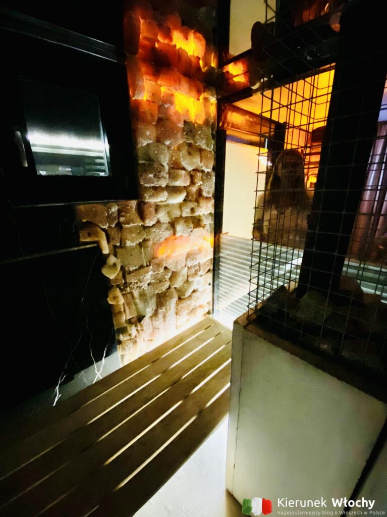 wnętrze prywatnej sauny w naszym domku (fot. Łukasz Ropczyński, kierunekwlochy.pl)