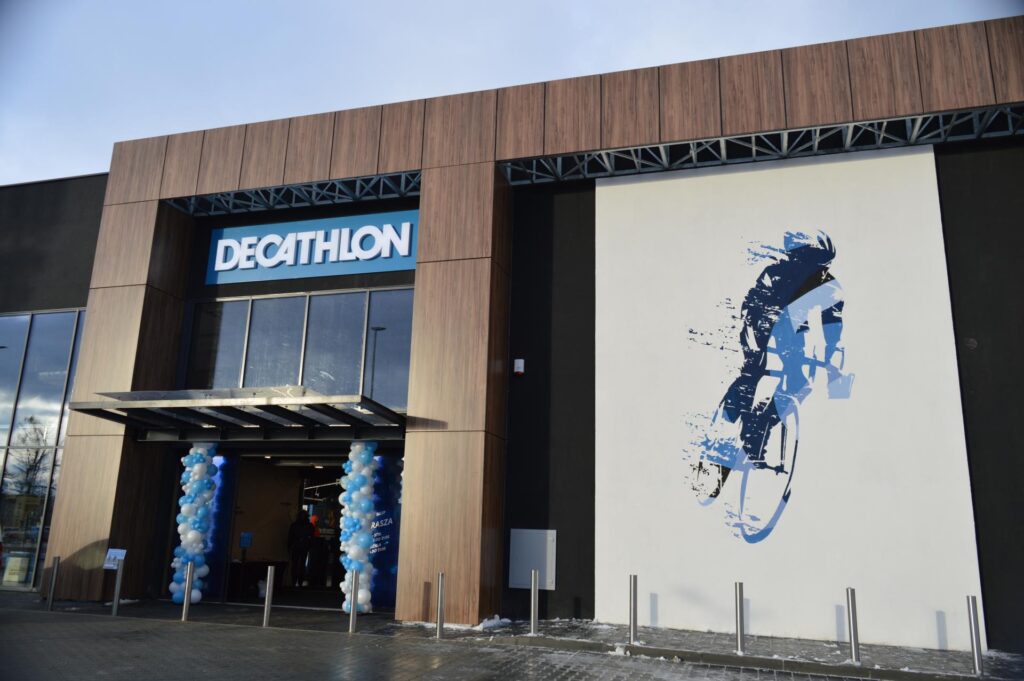 zdecydowaną większość naszego sprzętu narciarskiego na rodzinny wyjazd do Włoch kupiliśmy w sklepie Decathlon (fot. Decathlon Polska - Decathlon Nowy Targ)
