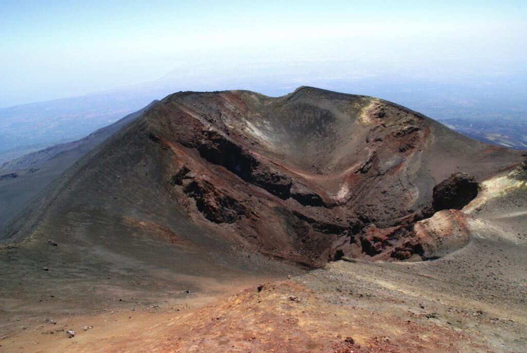 Katania jest idealną bazą wypadową, z której można wybrać się na wycieczkę na wulkan Etna
