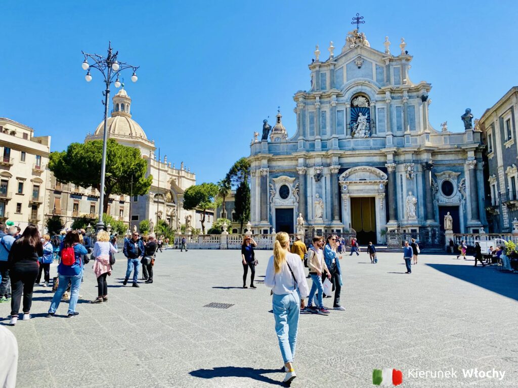 Piazza del Duomo z barokową katedrą, Katania, Sycylia, Włochy (fot. Łukasz Ropczyński, kierunekwlochy.pl)