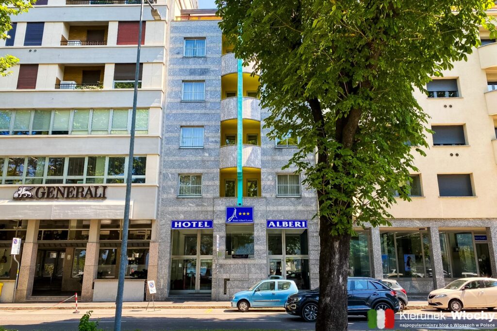 Hotel Alberi*** w Lecco znajduje się tuż przy promenadzie i jeziorz (fot. Łukasz Ropczyński, kierunekwlochy.pl)