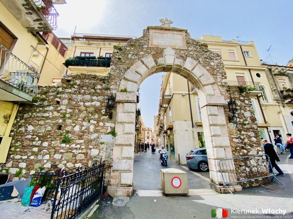 Porta Messina, Taormina, Sycylia, Włochy (fot. Łukasz Ropczyński, kierunekwlochy.pl)