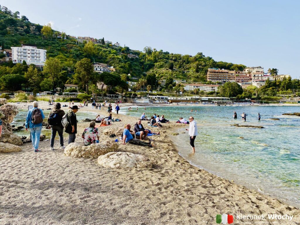 miejska plaża, Taormina, Sycylia, Włochy (fot. Łukasz Ropczyński, kierunekwlochy.pl)