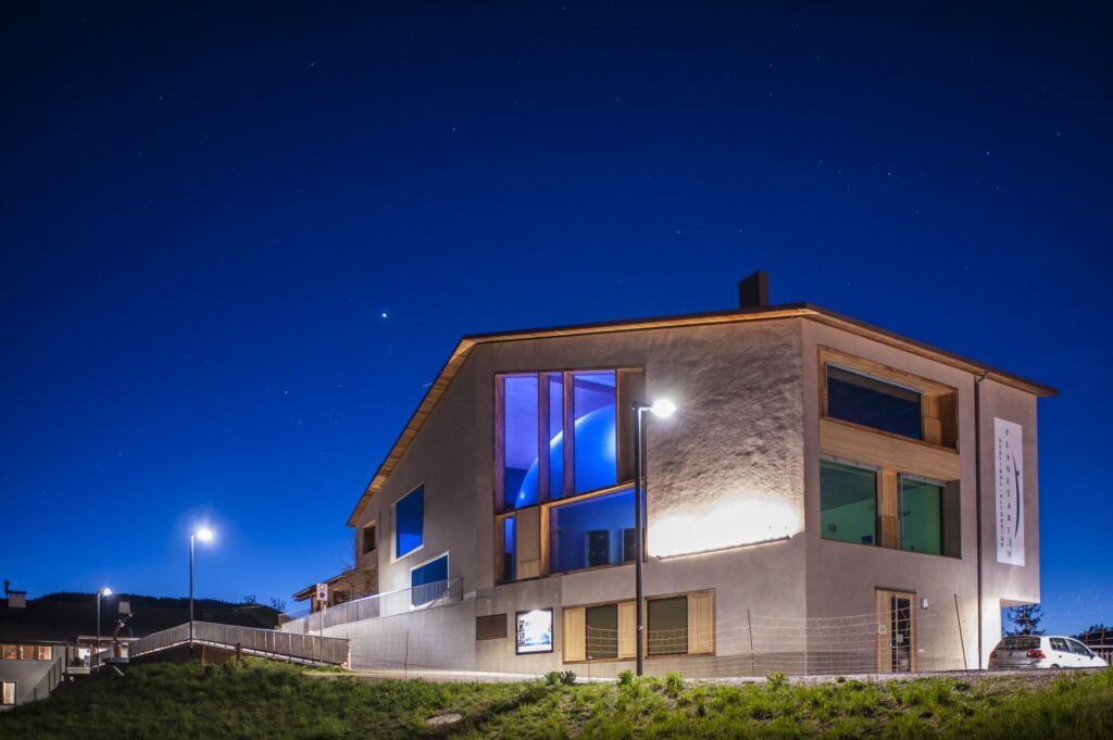 gwiezdna wioska, planetarium w San Valentino in Campo, Południowy Tyrol, Włochy (fot. Othmar Seehauser, materiały prasowe IDM Südtirol)